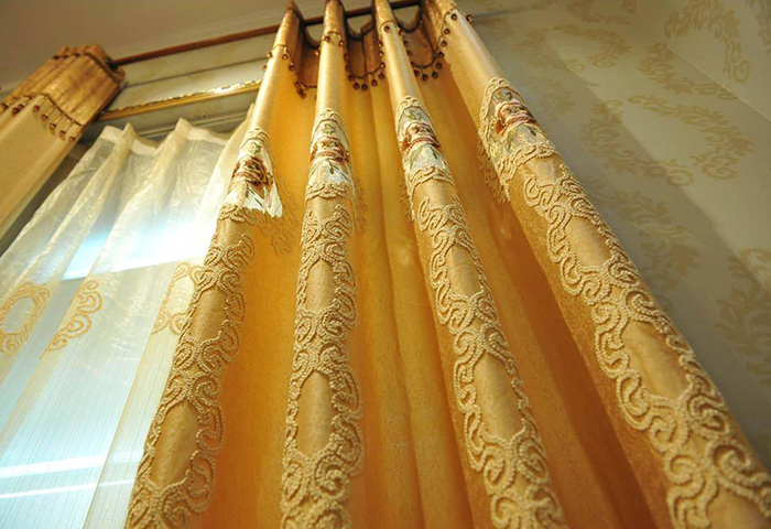 3、絲綢窗簾.jpg